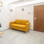 Metro Yellow Suite